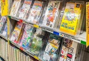 【悲報】レトロゲームさん、ブームのピークが過ぎても全然値下がらない